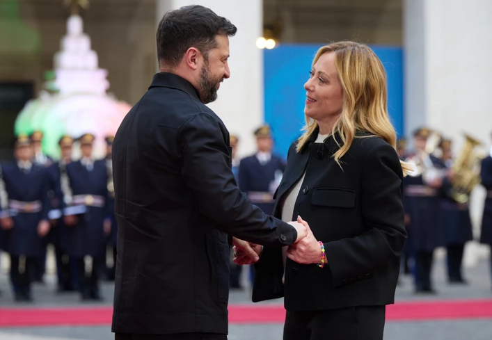 Мелоні півтори години тиснула на Зеленського, схиляючи до поступок Росії, - ЗМІ Мелоні півтори години тиснула на Зеленського, схиляючи до поступок Росії, - ЗМІ